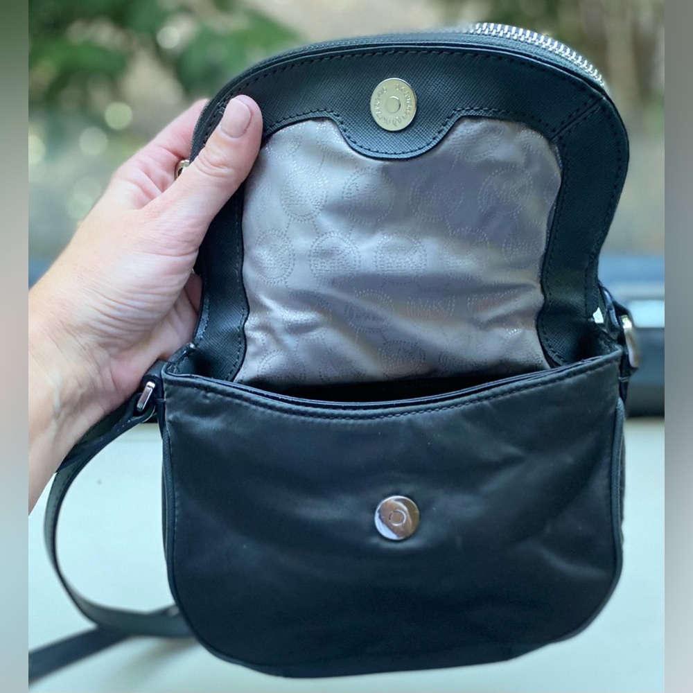 Michael Kors Purse - Picture 4 of 9